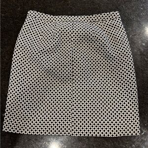 LOFT Black and White Circle Pattern Mini Skirt size 4